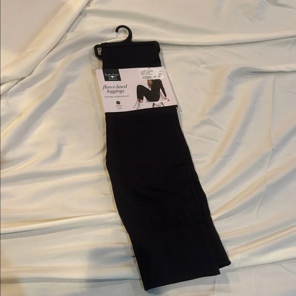 Fleece-Lined Black Leggings - Picture 1 of 3